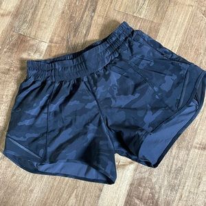 Lululemon hotty hot shorts. LR lined 4 inch inseam